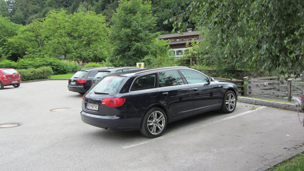 Audi A4 in Brixlegg am 9.7.2012.