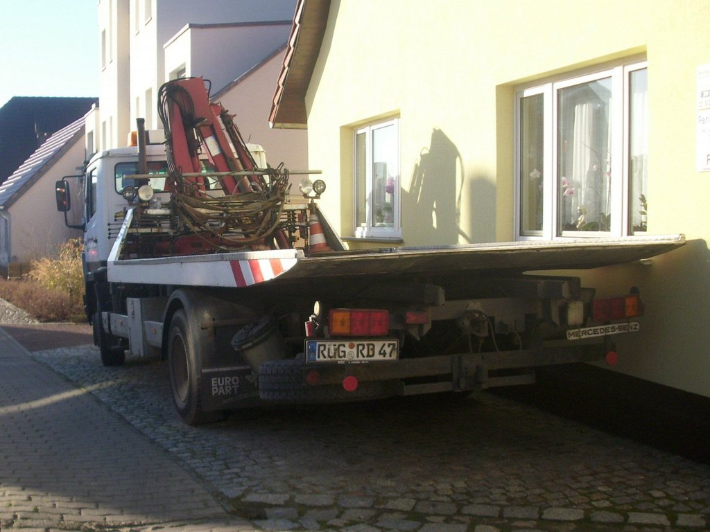 Mercedes-Benz Abschlepper in Bergen.
