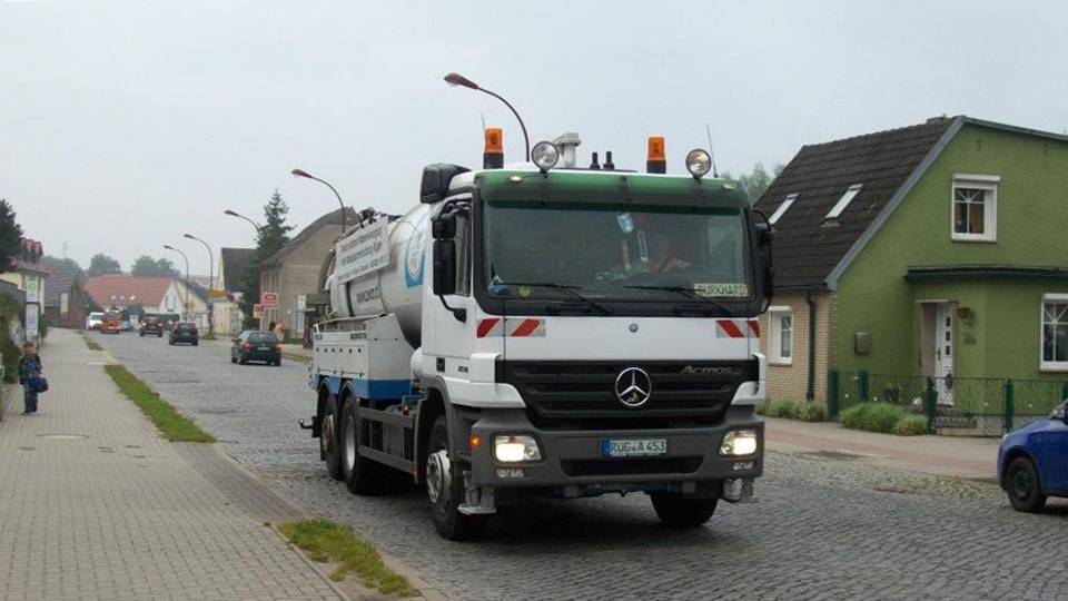 Mercedes-Benz Saugwagen in Bergen.