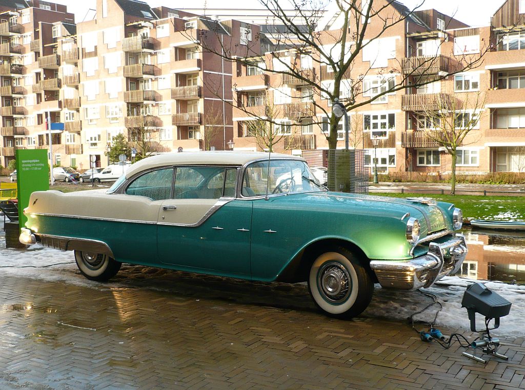 Pontiac Star Chief fotografiert in Leiden, Niederlande am 27-01-2013.