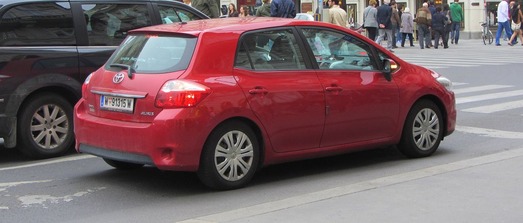 Toyota Auris in Wien am 5.4.2012.