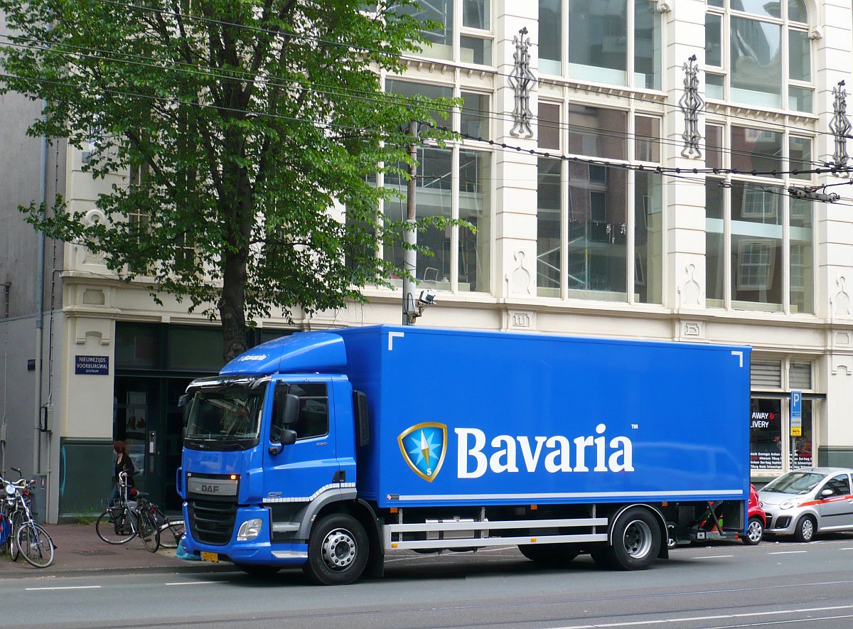 DAF CF 220 FA `Bavaria Bier` LKW Baujahr 2015. Amsterdam, Niederlande 03-06-2015.