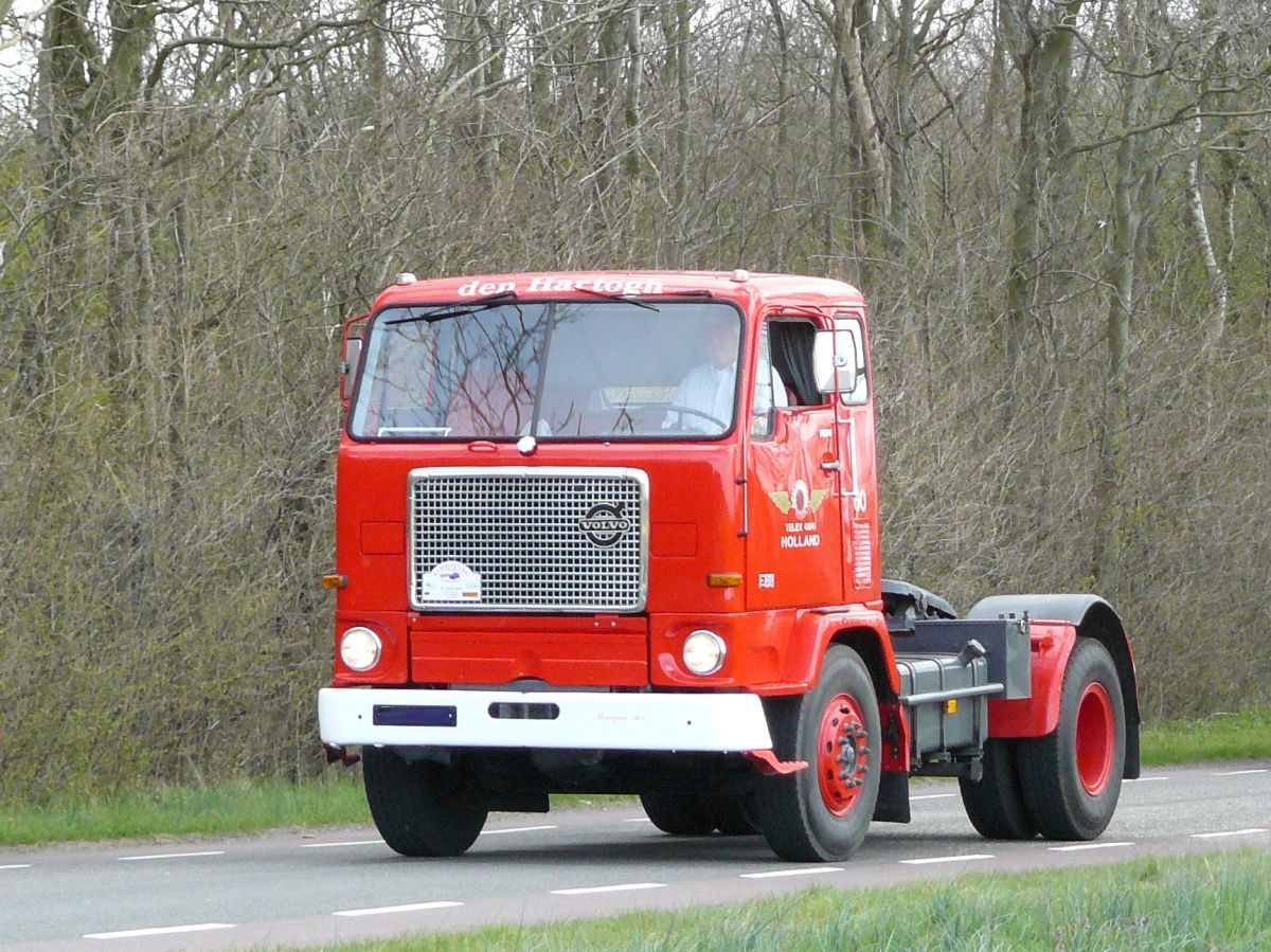 Volvo F88-34T Baujahr 1968. Noordwijk, Niederlande 19-04-2015.
