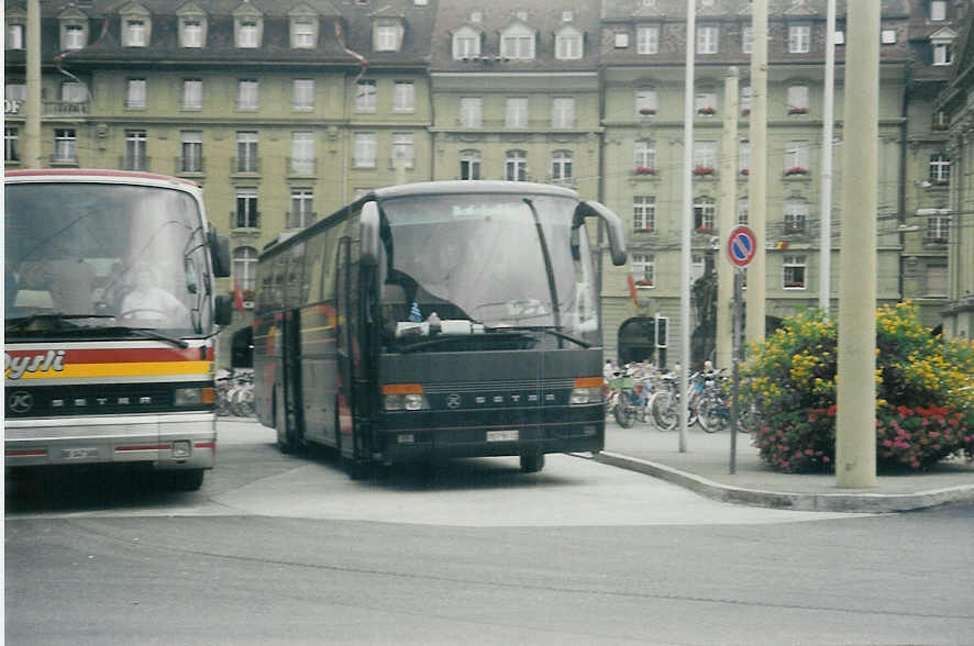 (014'900A) - Aus Griechenland: Balakakis - YET-9112 - Setra am 26. August 1996 beim Bahnhof Bern