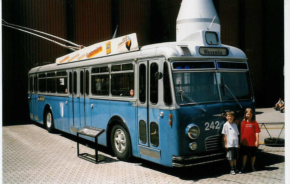 (024'925) - VBL Luzern - Nr. 242 - FBW/Schindler Trolleybus am 20. Juli 1998 in Luzern, Verkehrshaus