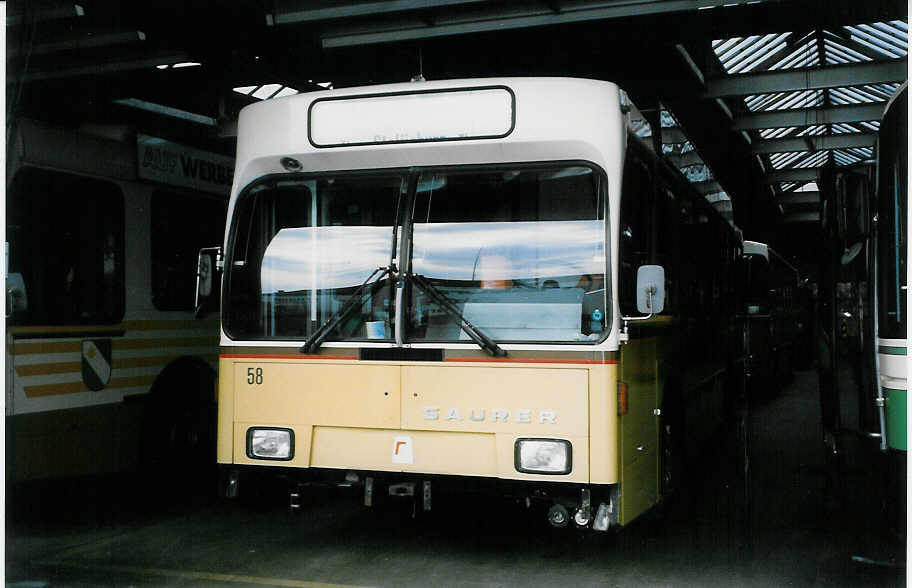 (025'912) - STI Thun - Nr. 58/BE 413'458 - Saurer/R&J am 1. September 1998 in Thun, Garage