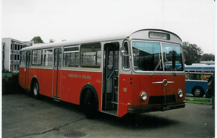 (026'323) - Knzle, Rorbas - Nr. 10/ZH 569'234 - FBW/R&J (ex Staub, Zrich; ex KVD Davos Nr. 10) am 3. Oktober 1998 in Rti, Sonnenplatz