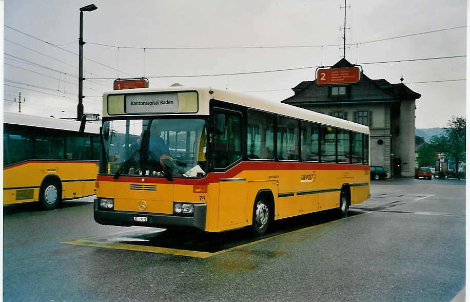 (030'913) - Voegtlin-Meyer, Brugg - Nr. 74/AG 19'176 - Mercedes/Hess am 18. April 1999 beim Bahnhof Brugg