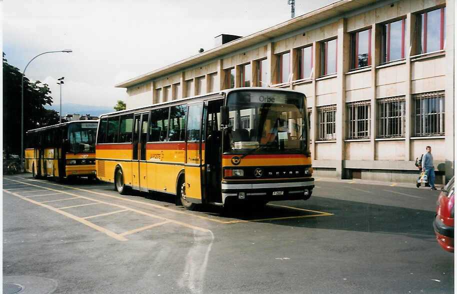 (033'815) - PTT-Regie - P 25'027 - Setra am 7. Juli 1999 beim Bahnhof Yverdon