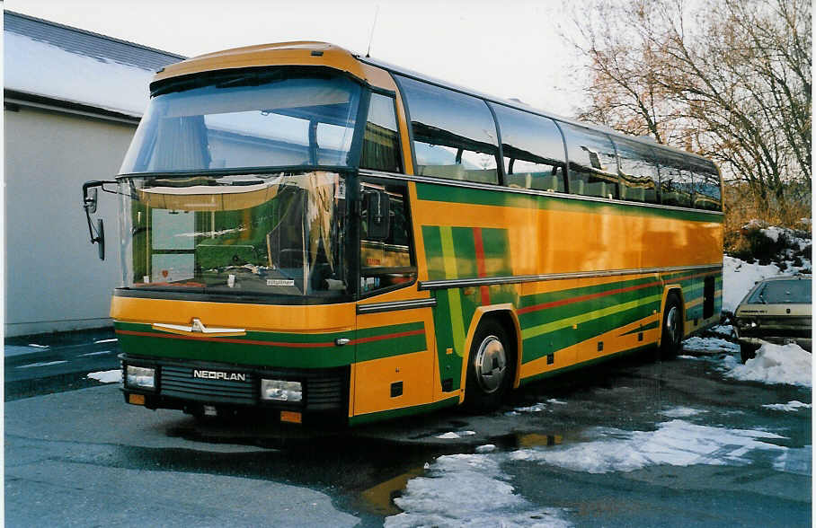 (037'934) - Dinic, Thun - Neoplan (ex AvH Heimenschwand Nr. 12) am 27. November 1999 in Uetendorf, Allmend