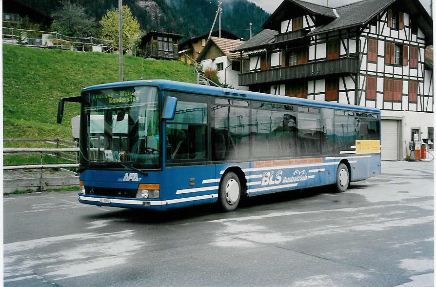 (040'413) - AFA Adelboden - Nr. 2/BE 25'802 - Setra am 24. April 2000 beim Gterbahnhof Frutigen