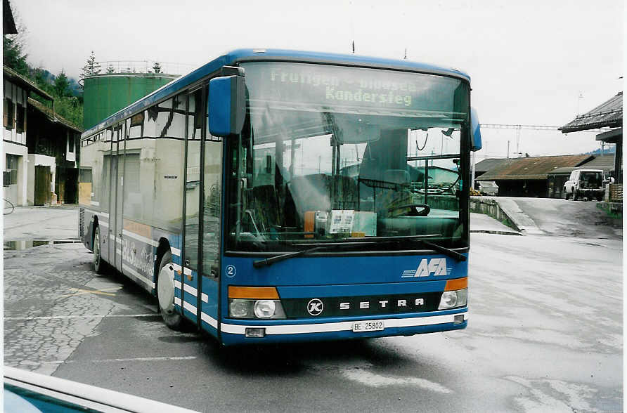 (040'414) - AFA Adelboden - Nr. 2/BE 25'802 - Setra am 24. April 2000 beim Gterbahnhof Frutigen