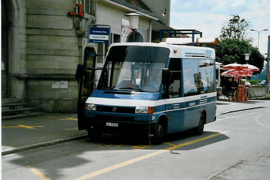 (042'017) - Schneider, Ermenswil - Nr. 24/SG 57'022 - VW am 17. Juli 2000 beim Bahnhof Rapperswil