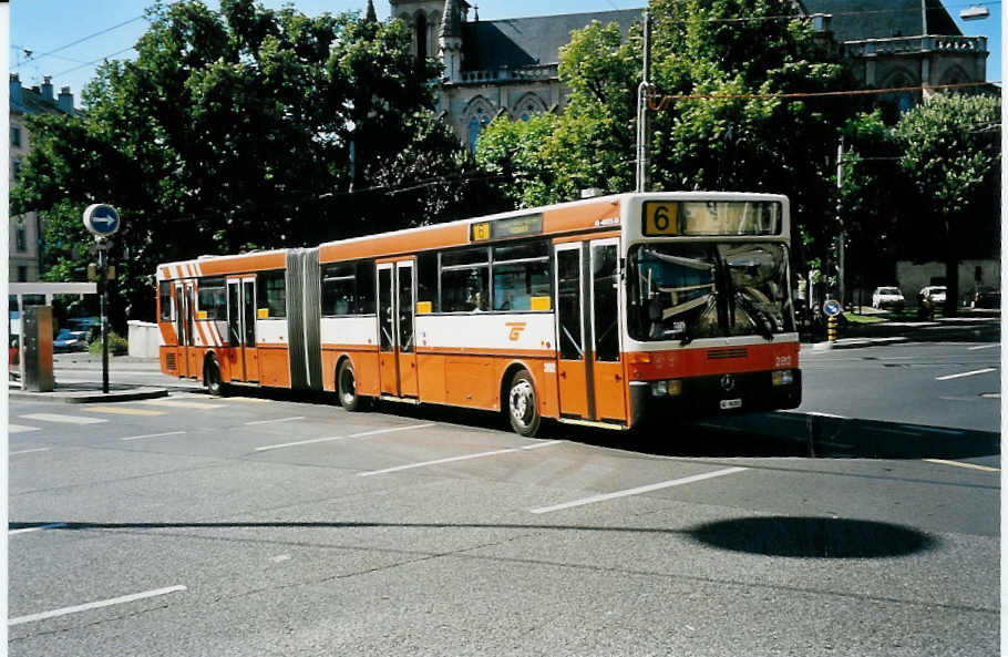 (042'121) - TPG Genve - Nr. 282/GE 96'302 - Mercedes am 19. Juli 2000 beim Bahnhof Genve