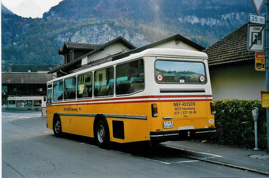 (043'624) - Nef, Hemberg - SG 163'482 - Saurer/R&J (ex P 24'353) am 21. Oktober 2000 in Meiringen, Altersheim