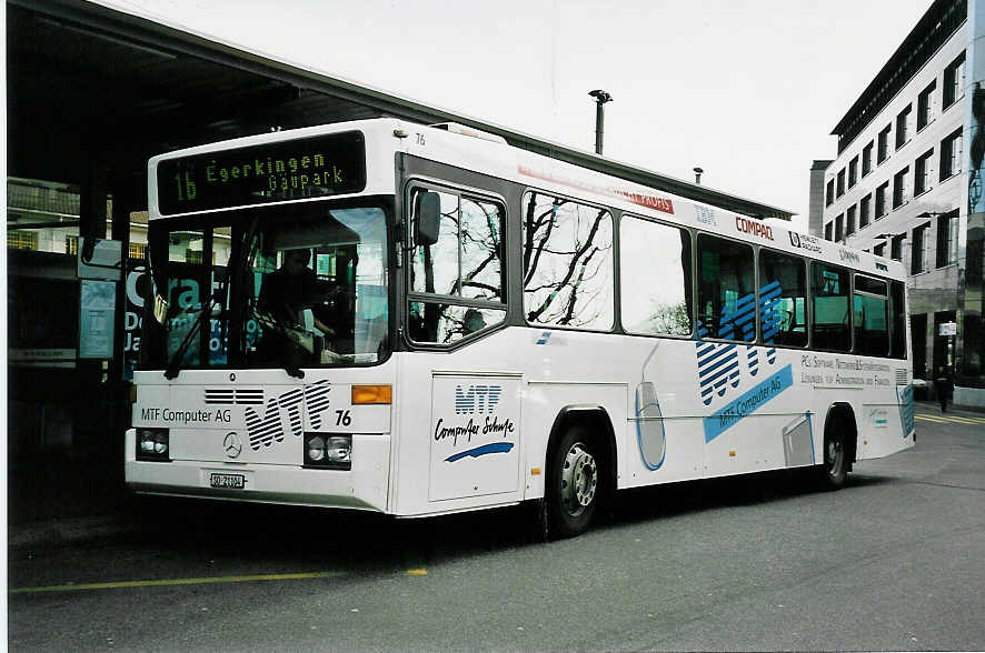 (044'207) - BOGG Wangen b.O. - Nr. 76/SO 21'104 - Mercedes/Hess (ex SOO Olten Nr. 76) am 27. Dezember 2000 beim Bahnhof Olten