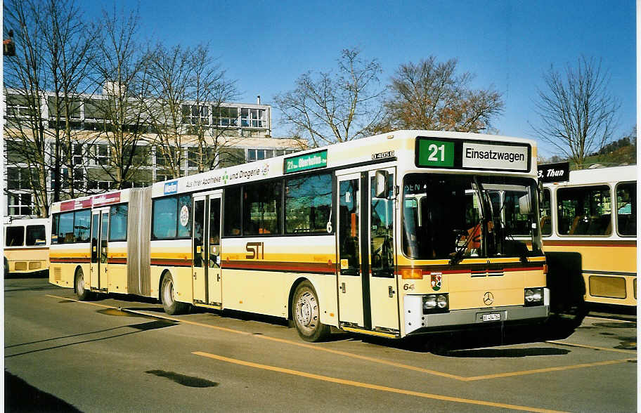 (044'324) - STI Thun - Nr. 64/BE 434'764 - Mercedes am 31. Dezember 2000 bei der Schifflndte Thun