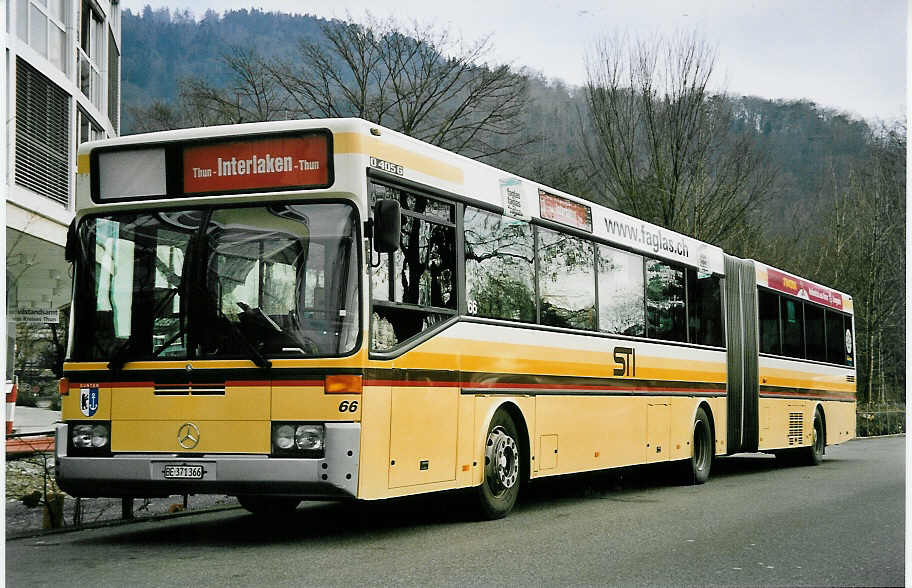 (044'602) - STI Thun - Nr. 66/BE 371'366 - Mercedes am 15. Januar 2001 bei der Schifflndte Thun