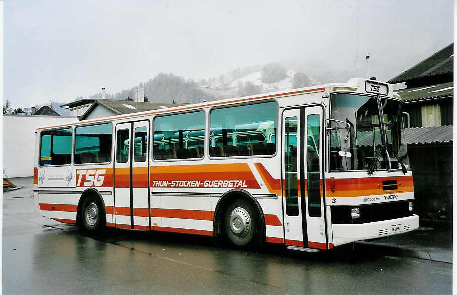 (045'826) - STI Thun - Nr. 3/BE 26'635 - Volvo/R&J (ex TSG Blumenstein Nr. 3) am 20. April 2001 in Thun, Garage