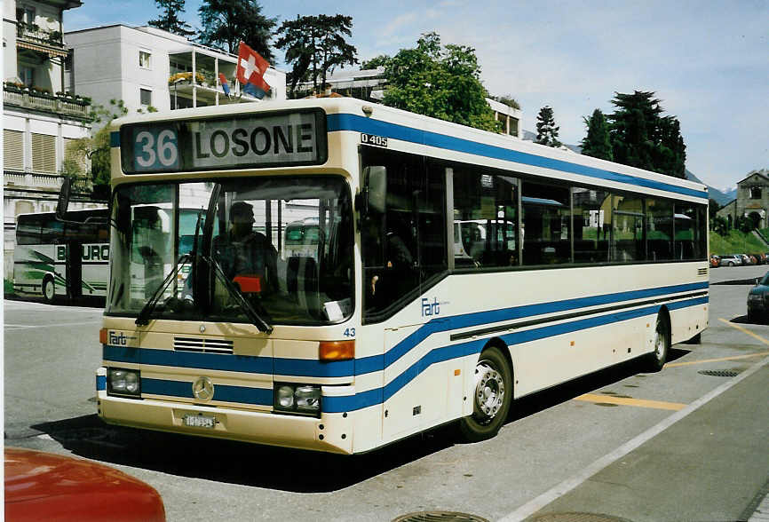 (046'302) - FART Locarno - Nr. 43/TI 173'543 - Mercedes am 24. April 2001 beim Bahnhof Locarno