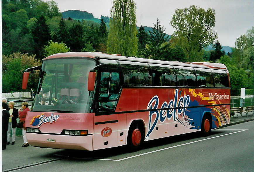 (046'503) - Beeler, Merlischachen - SZ 30'566 - Neoplan am 5. Mai 2001 bei der Schifflndte Thun