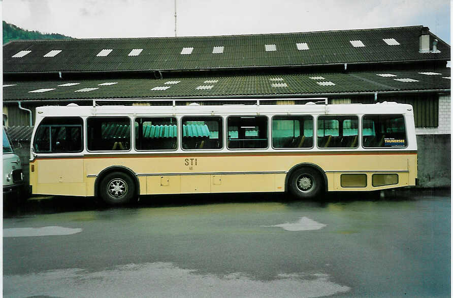 (046'525) - STI Thun - Nr. 46 - Saurer/R&J am 10. Mai 2001 in Thun, Garage