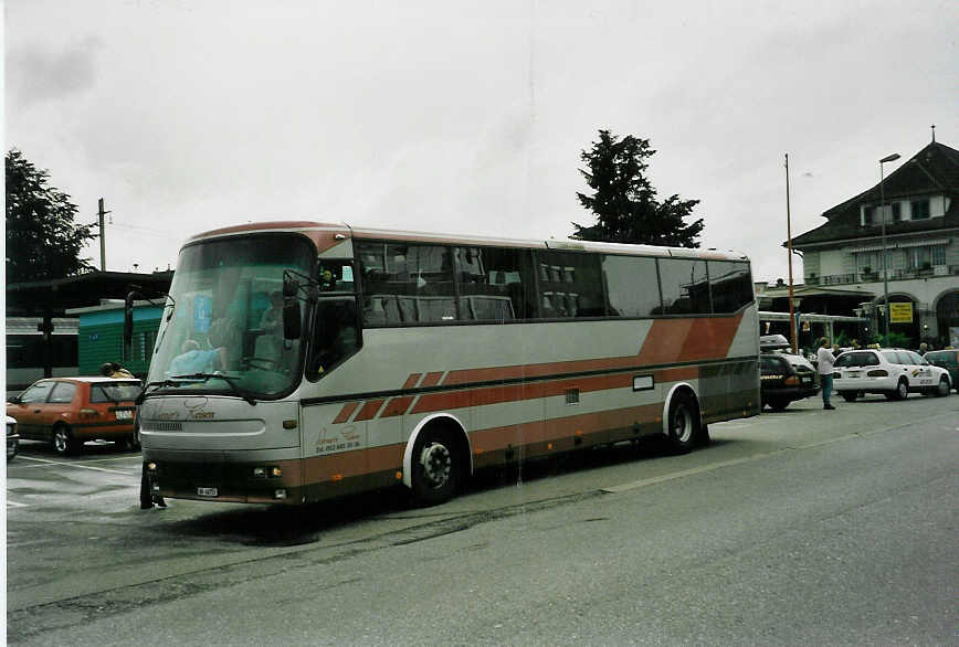 (047'003) - Werner's Reisen, Guntmadingen - SH 40'757 - Bova am 9. Juni 2001 beim Bahnhof Thun