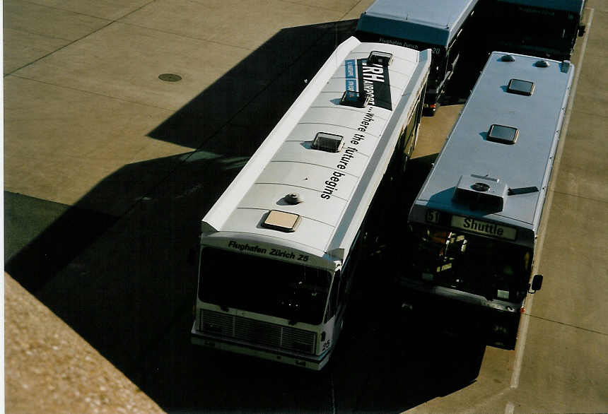 (048'629) - Flughafen, Zrich - Nr. 25 - FBW/Tscher am 18. Juli 2001 in Zrich, Flughafen