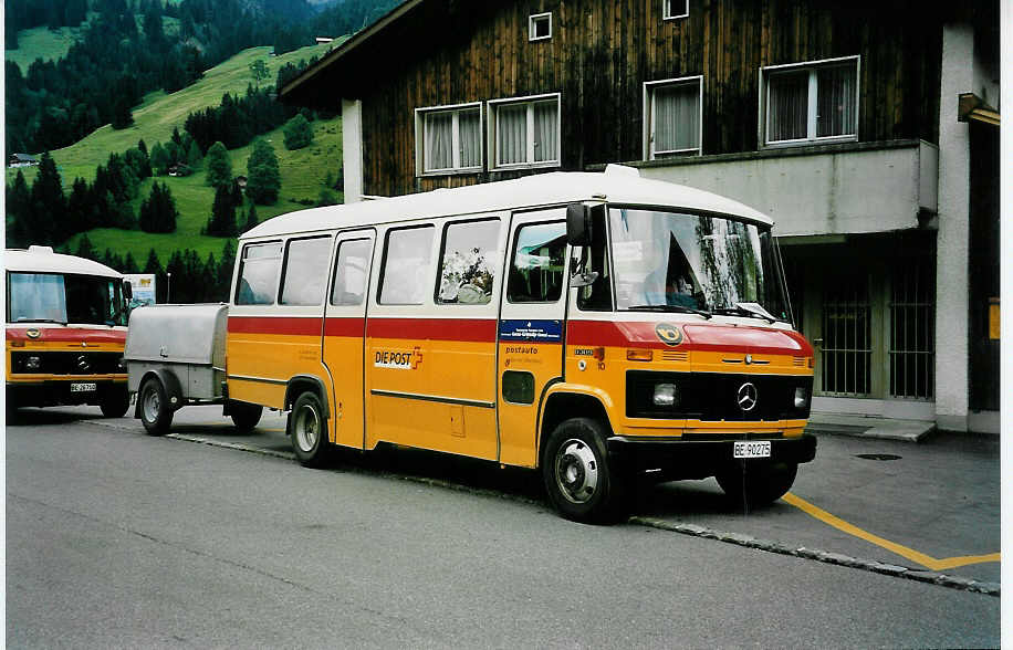 (049'629) - Portenier, Adelboden - Nr. 10/BE 90'275 - Mercedes (ex Geiger, Adelboden Nr. 10) am 9. September 2001 in Kiental, Post