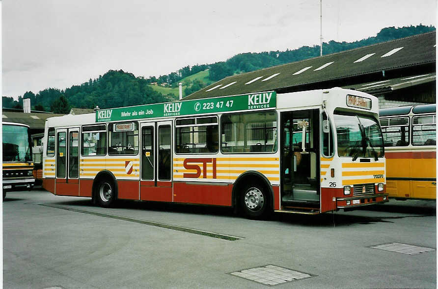 (049'736) - STI Thun - Nr. 26/BE 419'025 - Volvo/R&J (ex SAT Thun Nr. 26) am 19. September 2001 in Thun, Garage