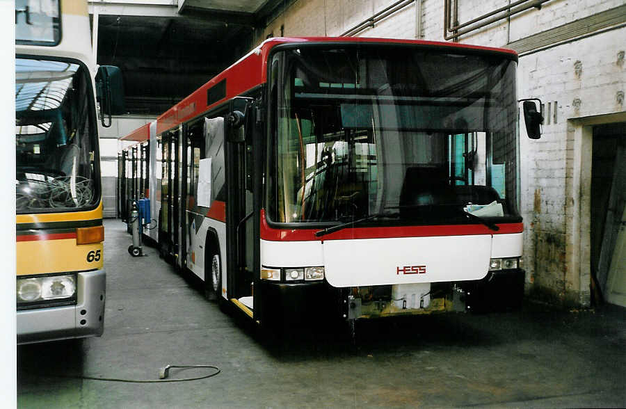 (050'518) - Hess, Bellach - Volvo/Hess am 29. Oktober 2001 in Thun, Garage STI (Einsatz STI)