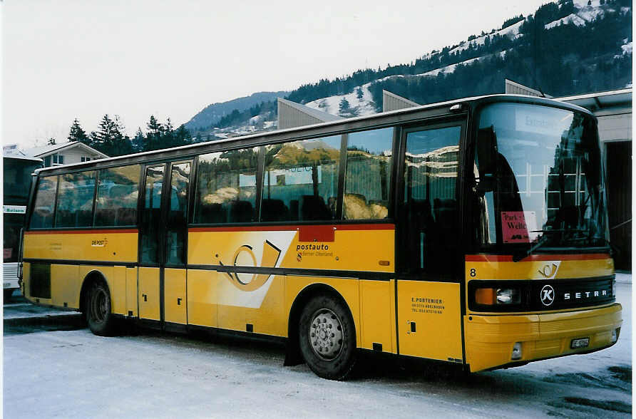 (051'412) - Portenier, Adelboden - Nr. 8/BE 92'064 - Setra (ex Geiger, Adelboden Nr. 8; ex P 25'053) am 6. Januar 2002 in Frutigen, Flugplatz