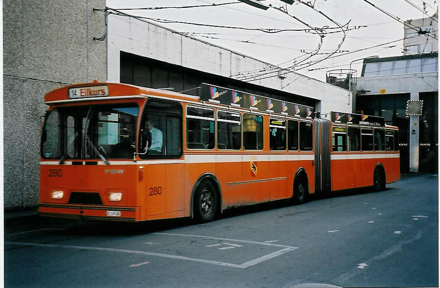 (051'930) - SVB Bern - Nr. 280/BE 339'280 - FBW/Hess-Gangloff am 4. Februar 2002 in Bern, Eigergarage