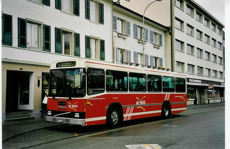 (052'835) - AAGK Koppigen - Nr. 3/BE 371'486 - Volvo/Lauber am 15. April 2002 beim Bahnhof Burgdorf