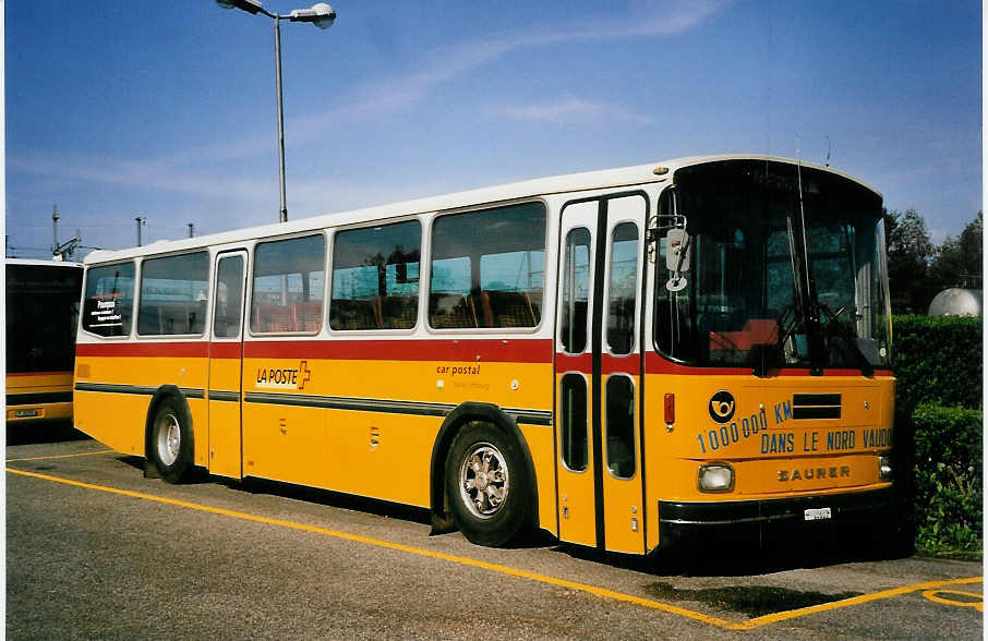 (053'421) - PTT-Regie - P 25'631 - Saurer/Hess am 20. Mai 2002 in Yverdon, Garage