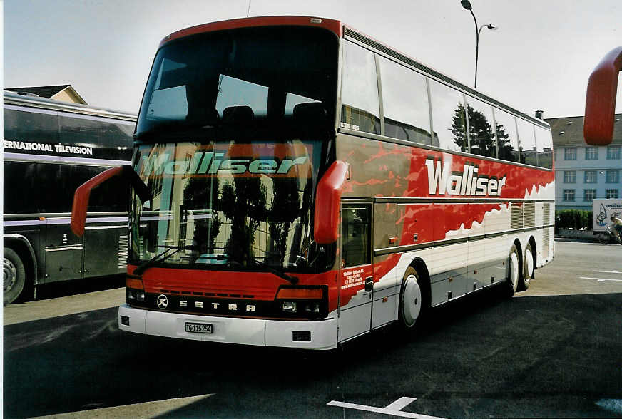 (054'201) - Walliser, Aadorf - Nr. 4/TG 115'254 - Setra am 22. Juni 2002 in Biel, Terminal B