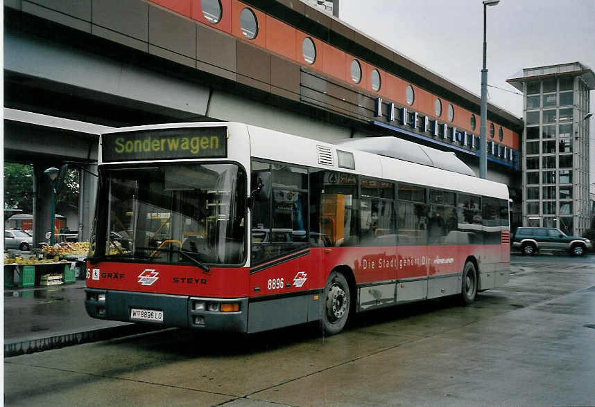 (056'736) - Wiener Linien - Nr. 8896/W 8896 LO - Grf/Steyr am 10. Oktober 2002 in Wien, Alterlaa