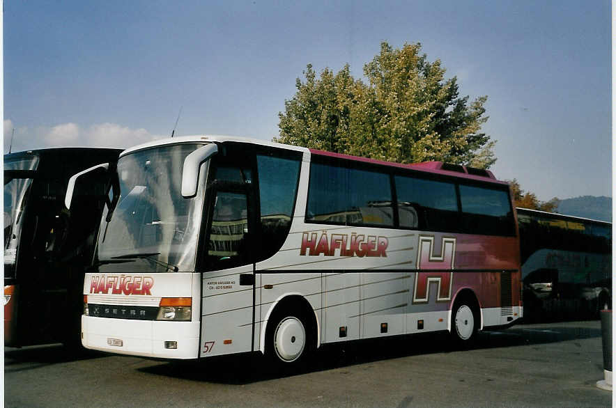 (056'929) - Hfliger, Sursee - Nr. 57/LU 15'687 - Setra am 12. Oktober 2002 in Biel, Terminal B