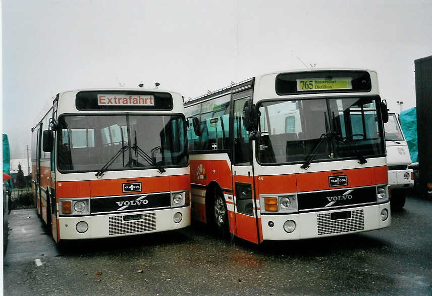 (057'834) - Andres, Effretikon - Nr. 48 (ex Nr. 40) + 44 - Volvo/Van Hool am 27. Dezember 2002 in Bellach, Hess