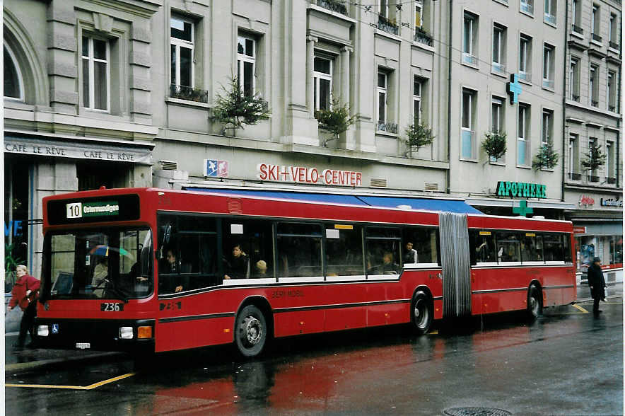 (058'203) - Bernmobil, Bern - Nr. 236/BE 513'236 - MAN am 31. Dezember 2002 in Bern, Hirschengraben