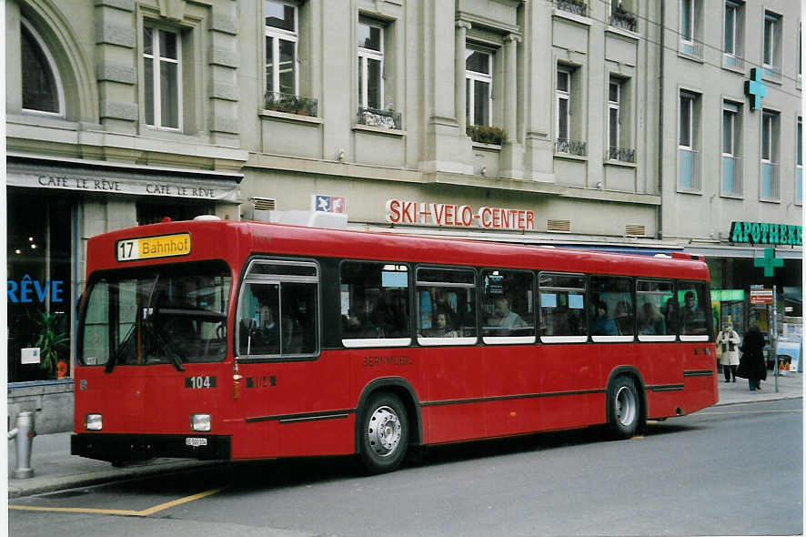 (058'501) - Bernmobil, Bern - Nr. 104/BE 500'104 - Volvo/R&J am 9. Januar 2003 in Bern, Hirschengraben