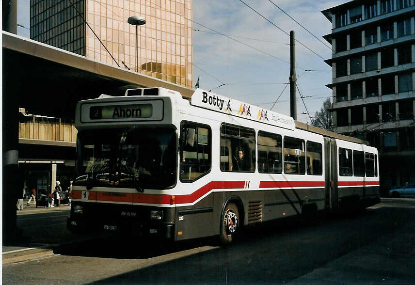 (059'331) - VBSG St. Gallen - Nr. 238/SG 198'238 - NAW/Hess am 29. Mrz 2003 beim Bahnhof St. Gallen