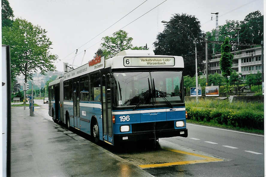 (060'530) - VBL Luzern - Nr. 196 - NAW/Hess Gelenktrolleybus am 26. Mai 2003 in Luzern, Verkehrshaus