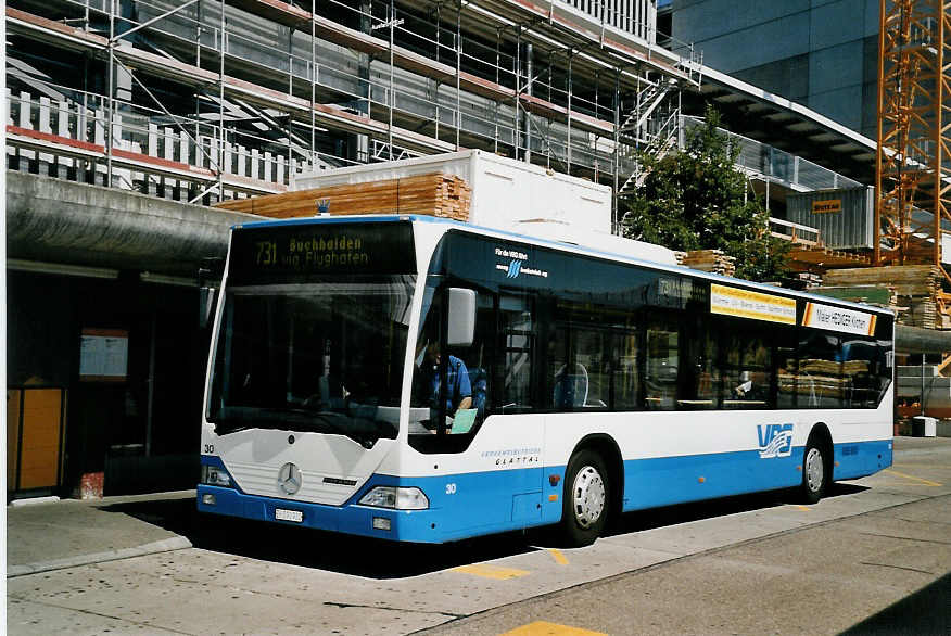 (061'701) - Maag, Kloten - Nr. 30/ZH 590'930 - Mercedes am 19. Juli 2003 in Zrich, Flughafen