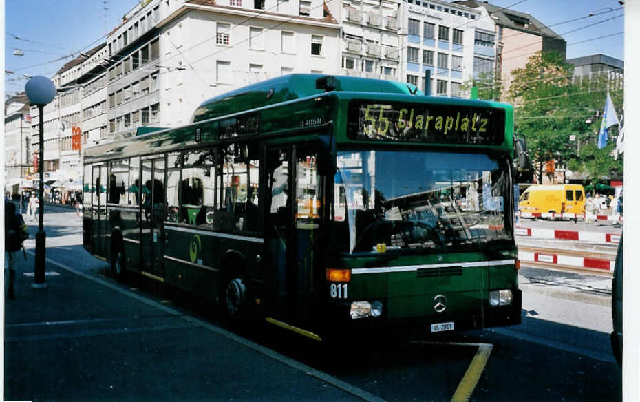 (062'103) - BVB Basel - Nr. 811/BS 2811 - Mercedes am 29. Juli 2003 in Basel, Claraplatz