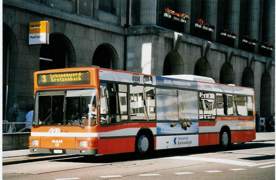 (063'228) - AAR bus+bahn, Aarau - Nr. 144/AG 7544 - MAN am 3. September 2003 beim Bahnhof Aarau