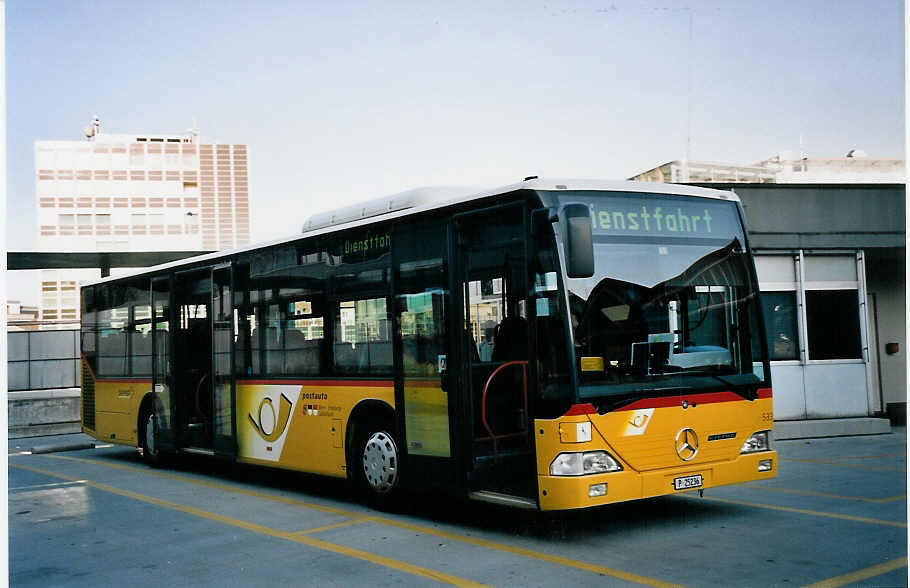 (063'231) - PTT-Regie - P 25'236 - Mercedes am 3. September 2003 in Bern, Postautostation