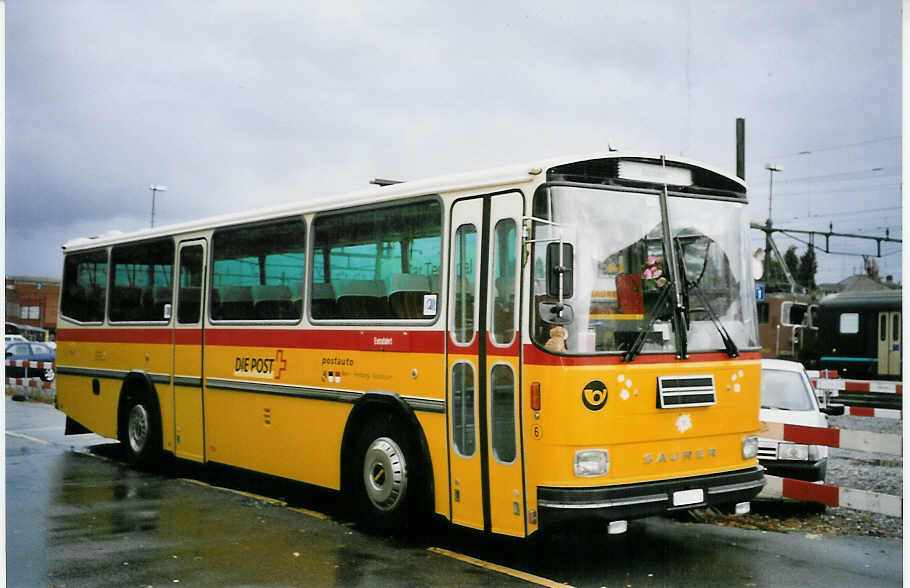 (063'703) - Schrch, Gutenburg - Nr. 6/BE 26'574 - Saurer/R&J (ex P 24'358) am 5. Oktober 2003 in Thun, CarTerminal