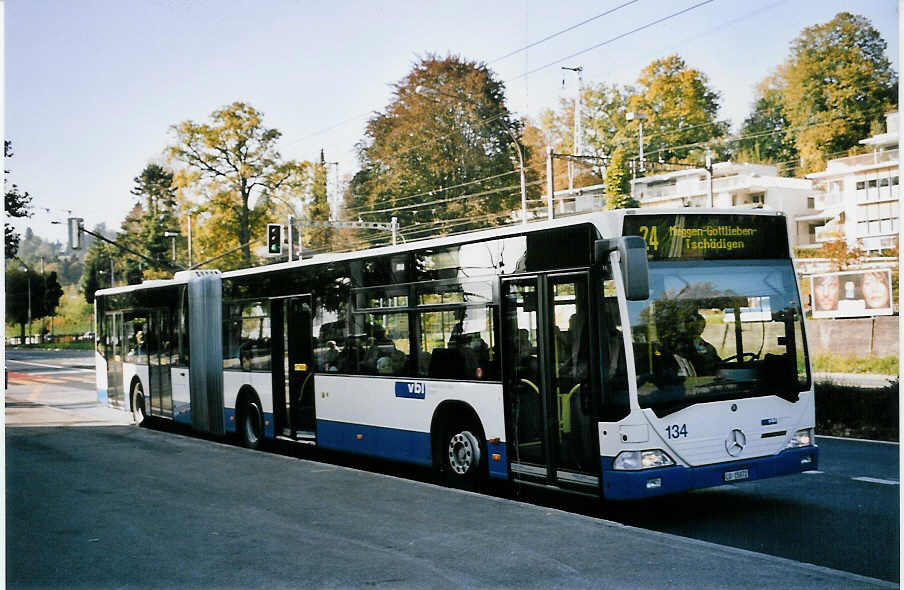 (064'020) - VBL Luzern - Nr. 134/LU 15'072 - Mercedes am 11. Oktober 2003 in Luzern, Verkehrshaus