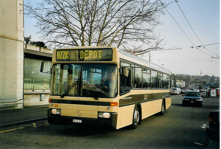 (065'625) - AZZK Zollikon - Nr. 27/ZH 410'327 - Mercedes/R&J am 16. Februar 2004 beim Bahnhof Zrich-Tiefenbrunnen